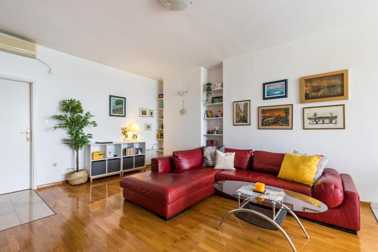 5th Floor Apartment- Harborview Lejlighed *